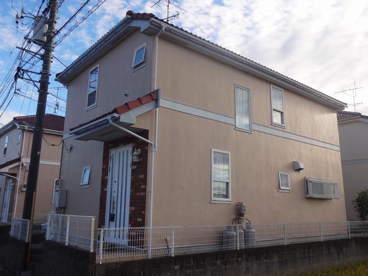 強風による周辺の畑の砂塵に細心の注意を払い、無事に完工出来ました！